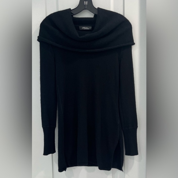 Saks Fifth Avenue Black Cashmere Tunic Sweater, Size XS - Picture 1 of 4